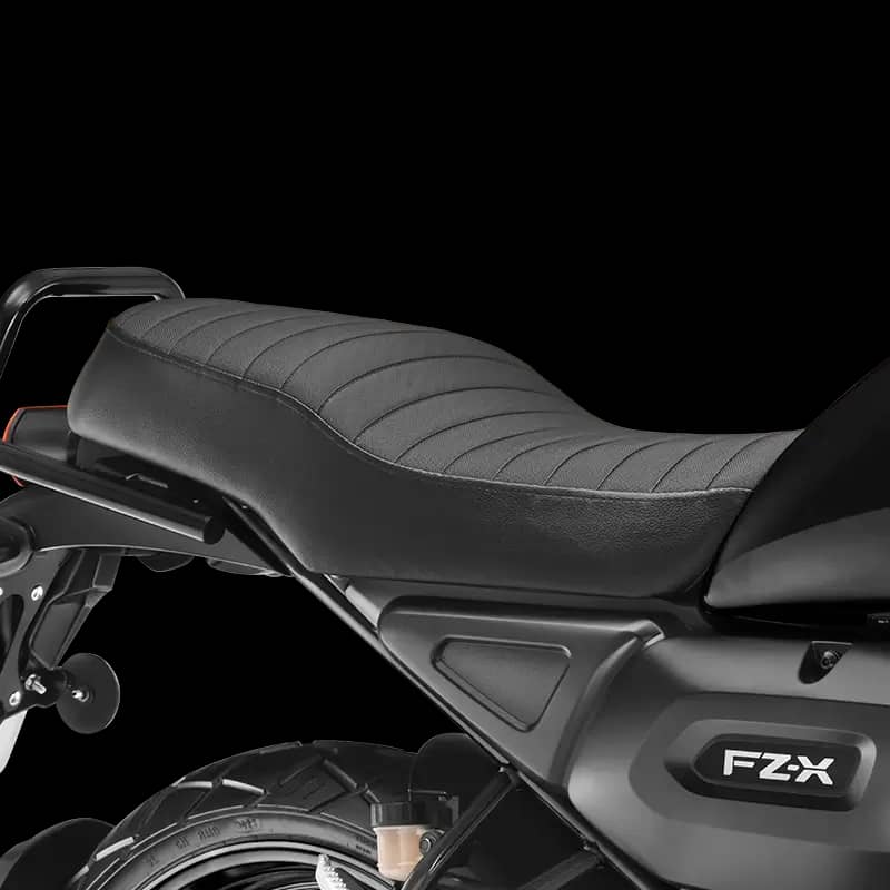 Two-level seat with tuck and roll