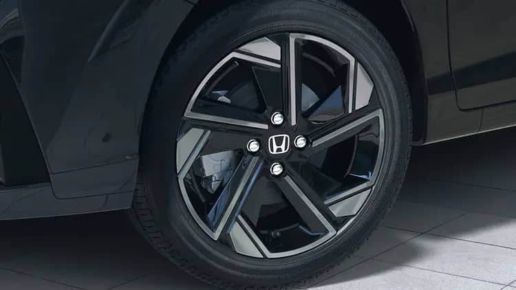 Aero-Blade Diamond Cut Alloy Wheels