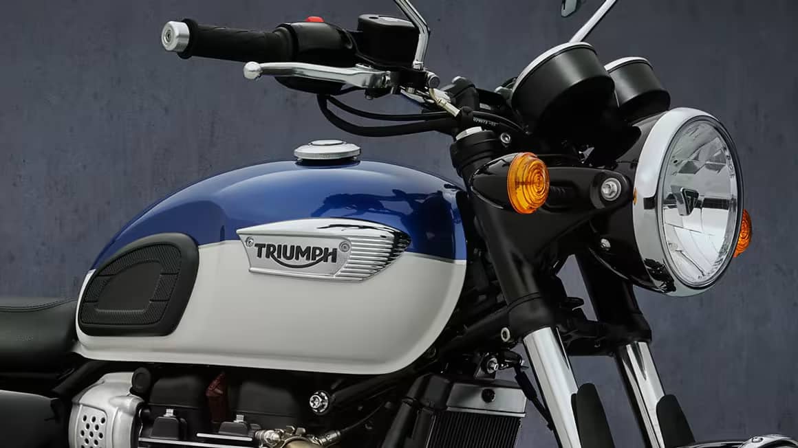 Round Headlight with Chrome Bezel