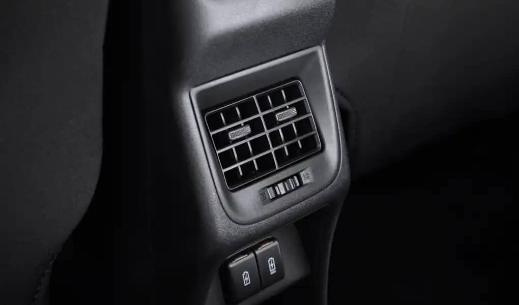Cool Rear AC With USB