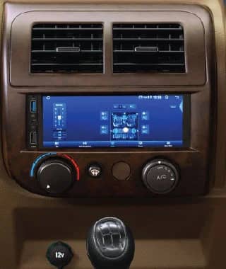 17.8 cm Touchscreen infortainment System