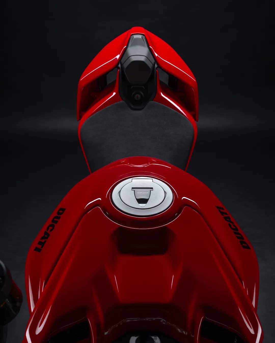 Flush-Mounted Fuel Cap
