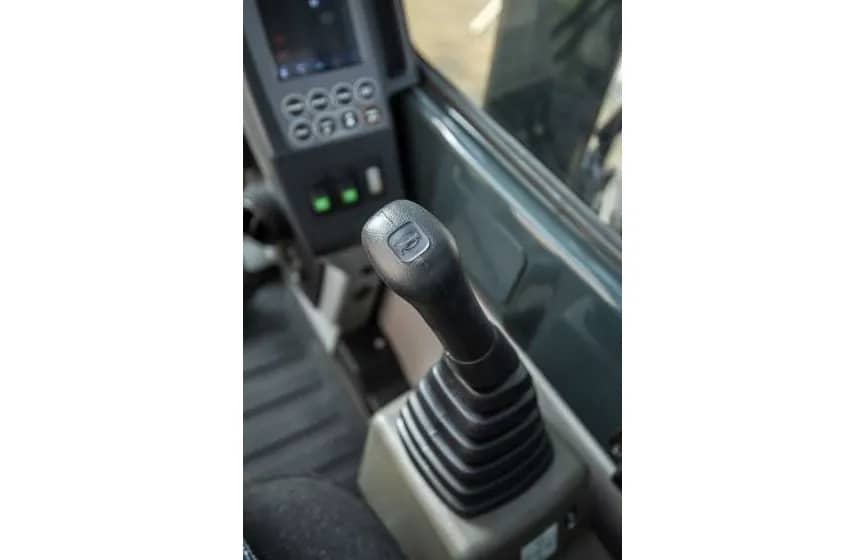 One-Touch Deceleration & Auto-Idle