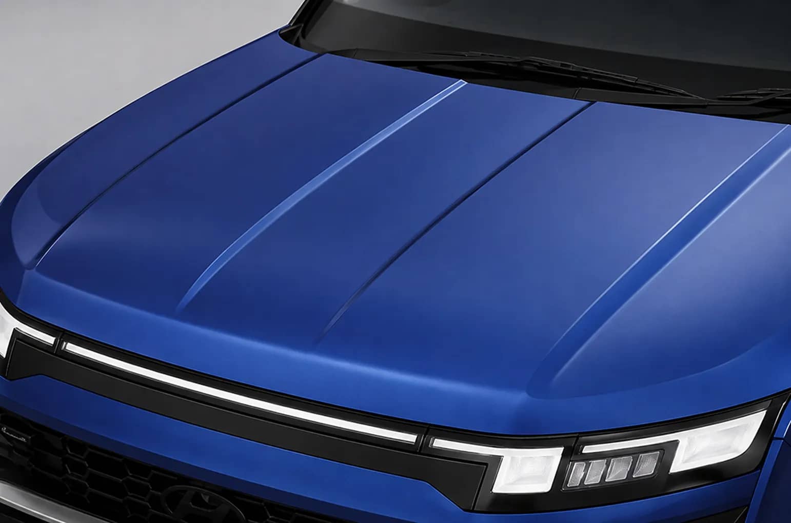Muscular hood design
