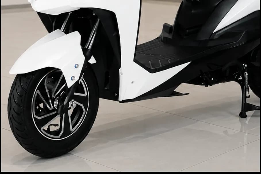 Amo Mobility Jaunty Front Tyre View