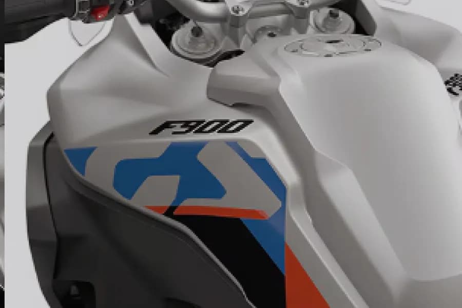 BMW F900 GS Adventure Dynamic Side Panel With a Large 23-Litre Tank View