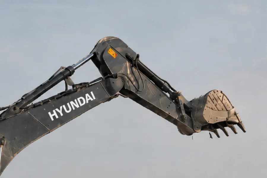 Hyundai R210 Smart X Plus Arm & Bucket View