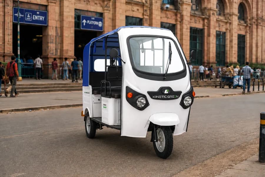 Kinetic Green Safar Smart Side View