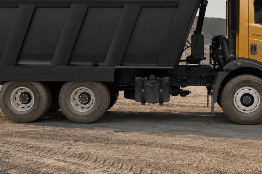 Mahindra Blazo i TRK 28 Tipper Body and Wheel View