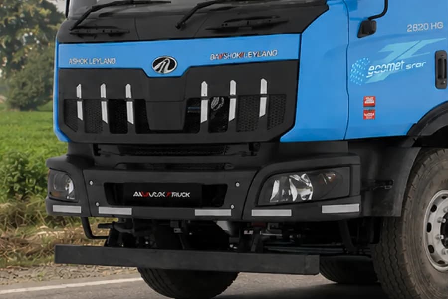 Mahindra Blazo i TRK 48 Bumper & Headlight View