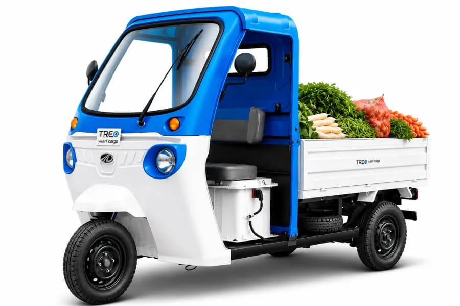 Mahindra Treo Yaari Cargo Blue color