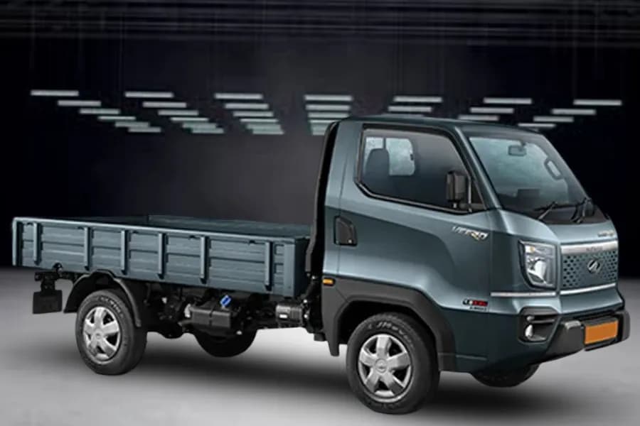 Mahindra Veero Right Side View