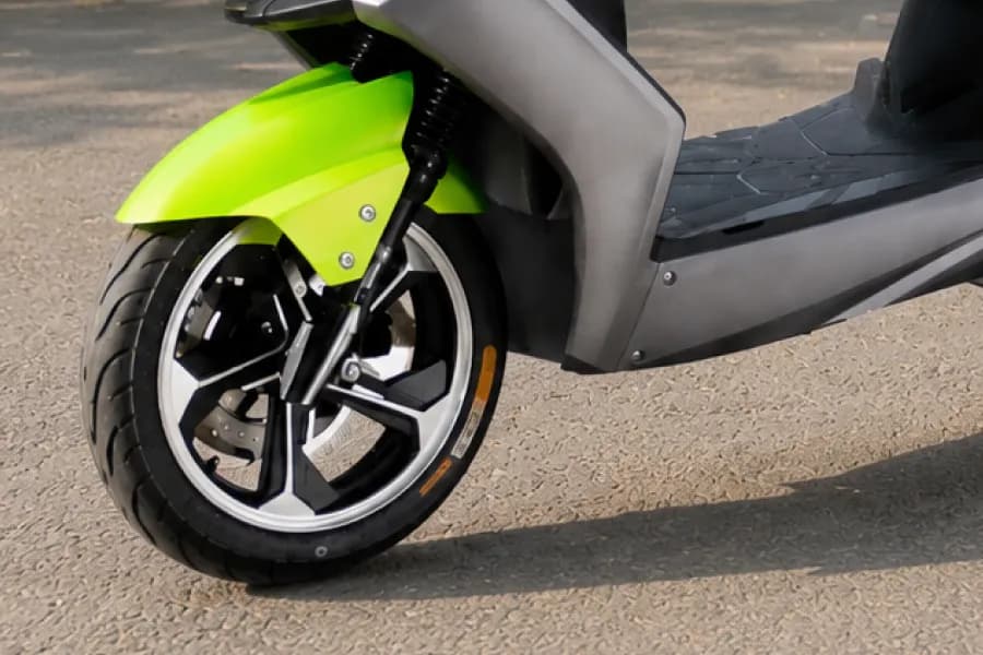 Ujaas eGo T3 Front Wheel View