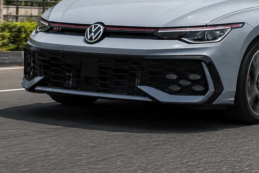 Volkswagen Golf GTI Front Fascia and Grille View
