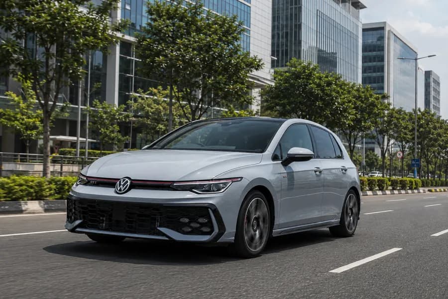Volkswagen Golf GTI Image
