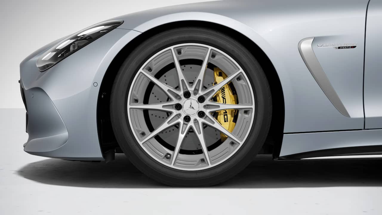 AMG 10-spoke light-alloy wheels