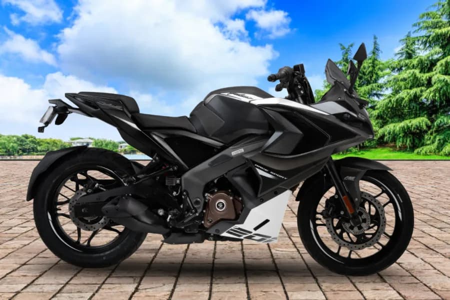Bajaj Pulsar RS200 Right Side View