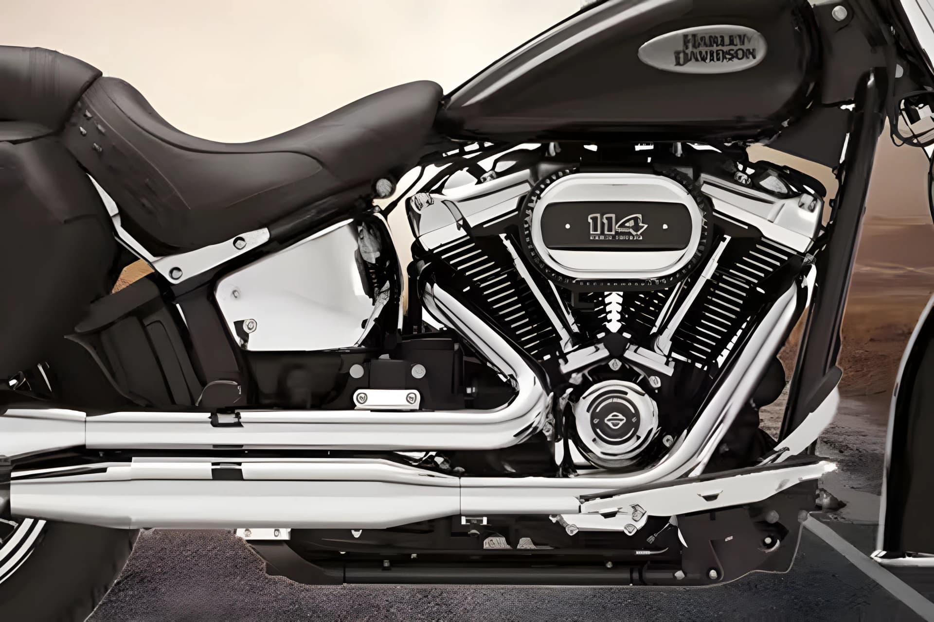 Harley Davidson Heritage Classic Exhaust Pipe View