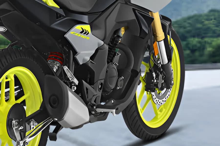 Honda CB 125 Hornet Exhaust Pipe View