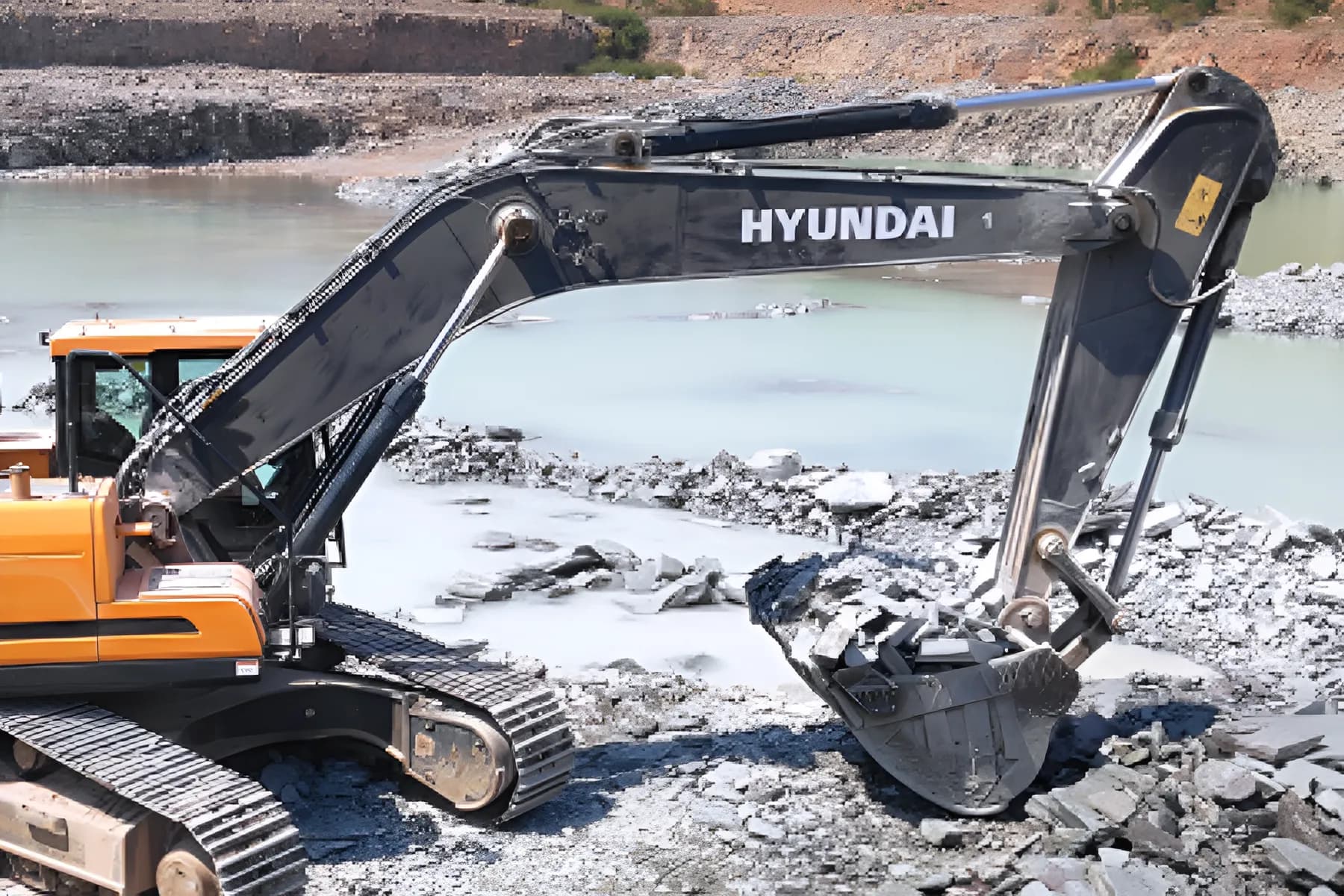 Hyundai HX 360L Boom Cylinder View