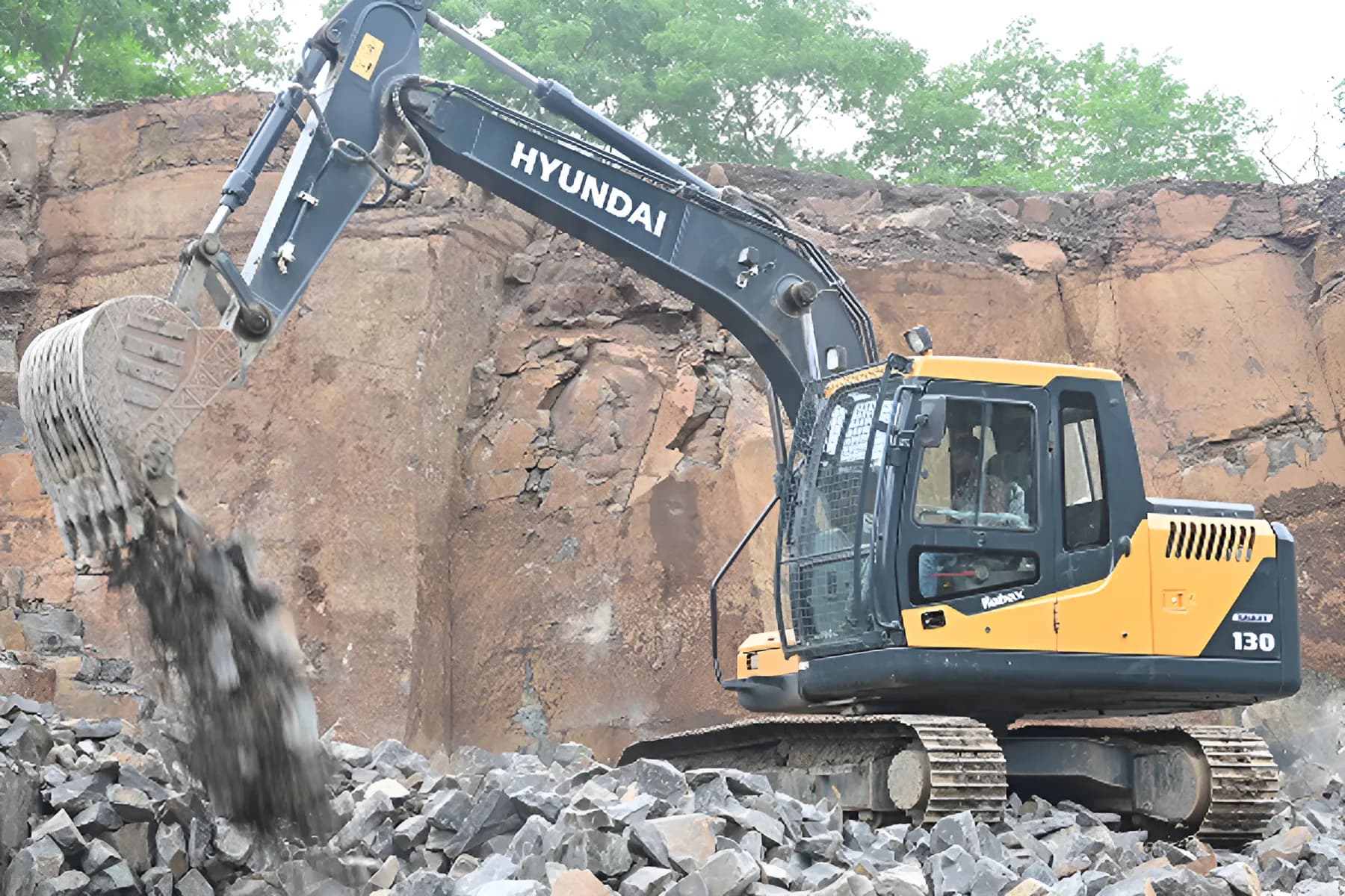 Hyundai R85A Smart Plus Bucket View