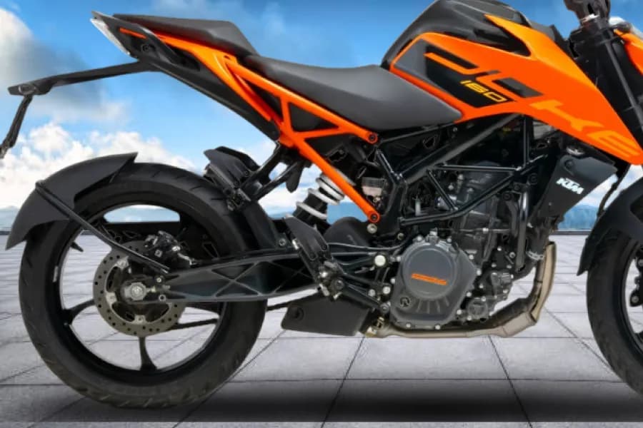 KTM 160 Duke Rear Wheel & Disc Brake Image