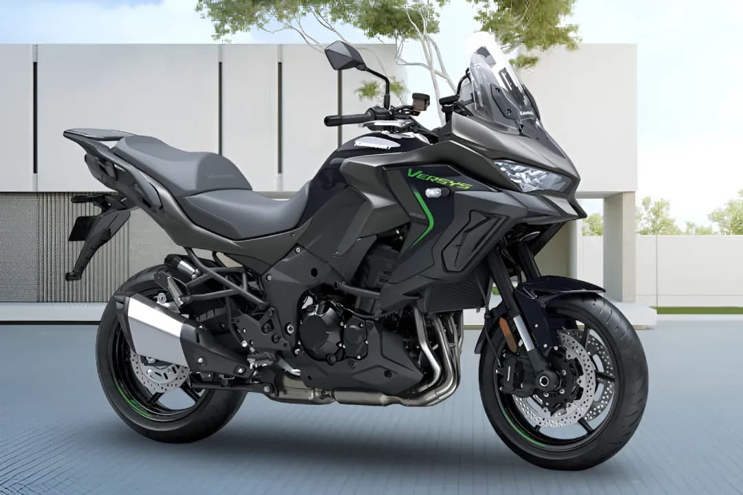 Kawasaki Versys 1100 Image