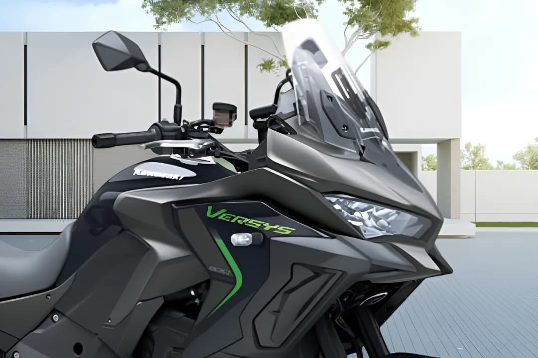 Kawasaki Versys 1100 Handle View