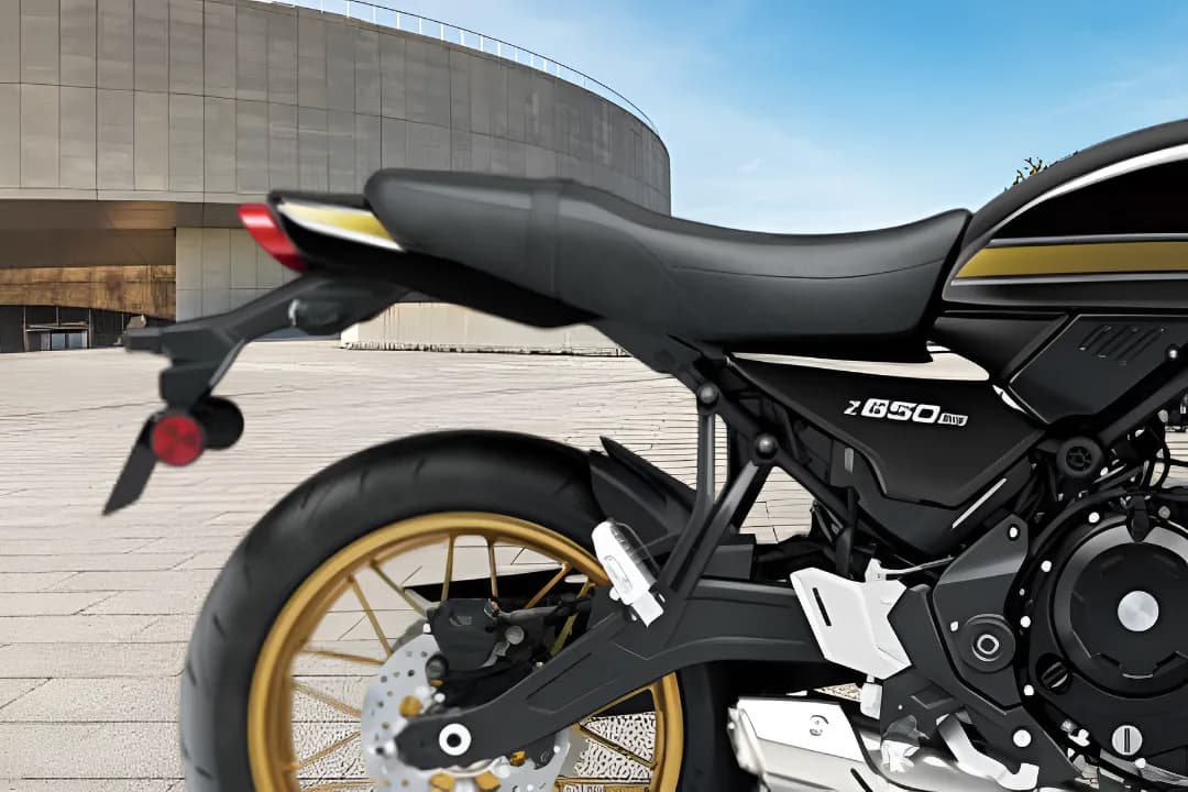 Kawasaki Z650RS Seat View