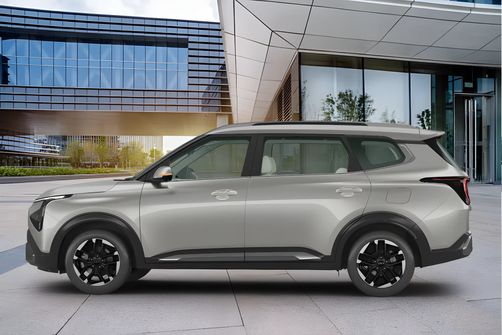Kia Carens Clavis Right Side View