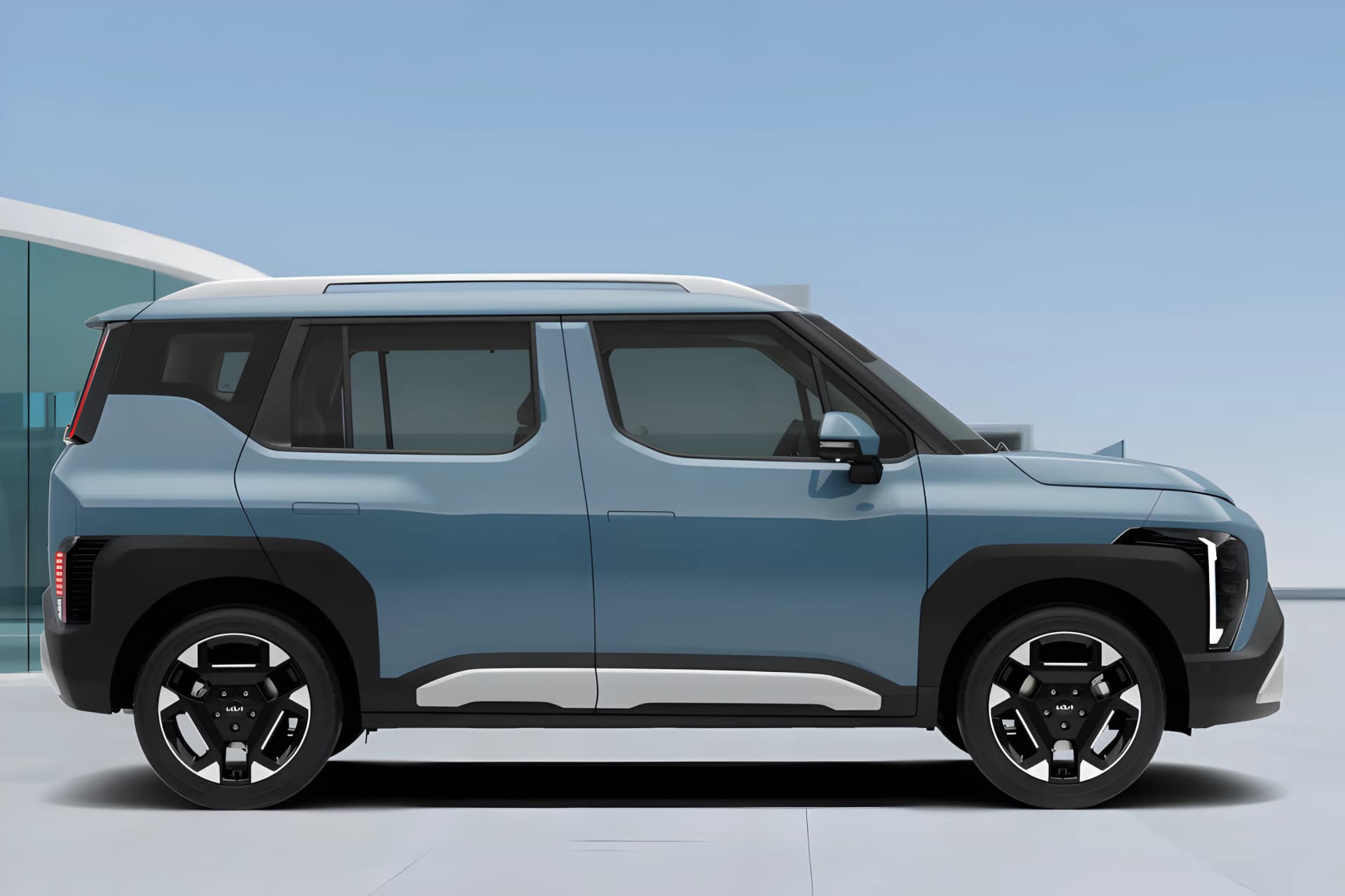 Kia Syros Right Side View