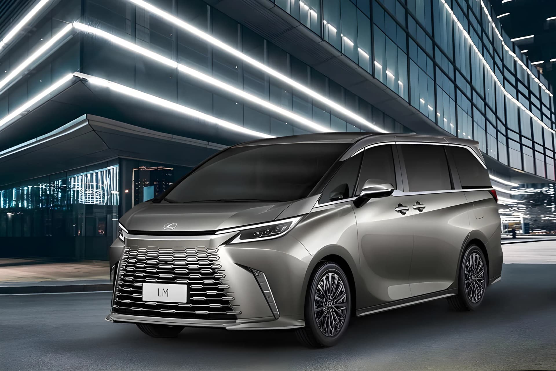 Lexus LM Hybrid Images
