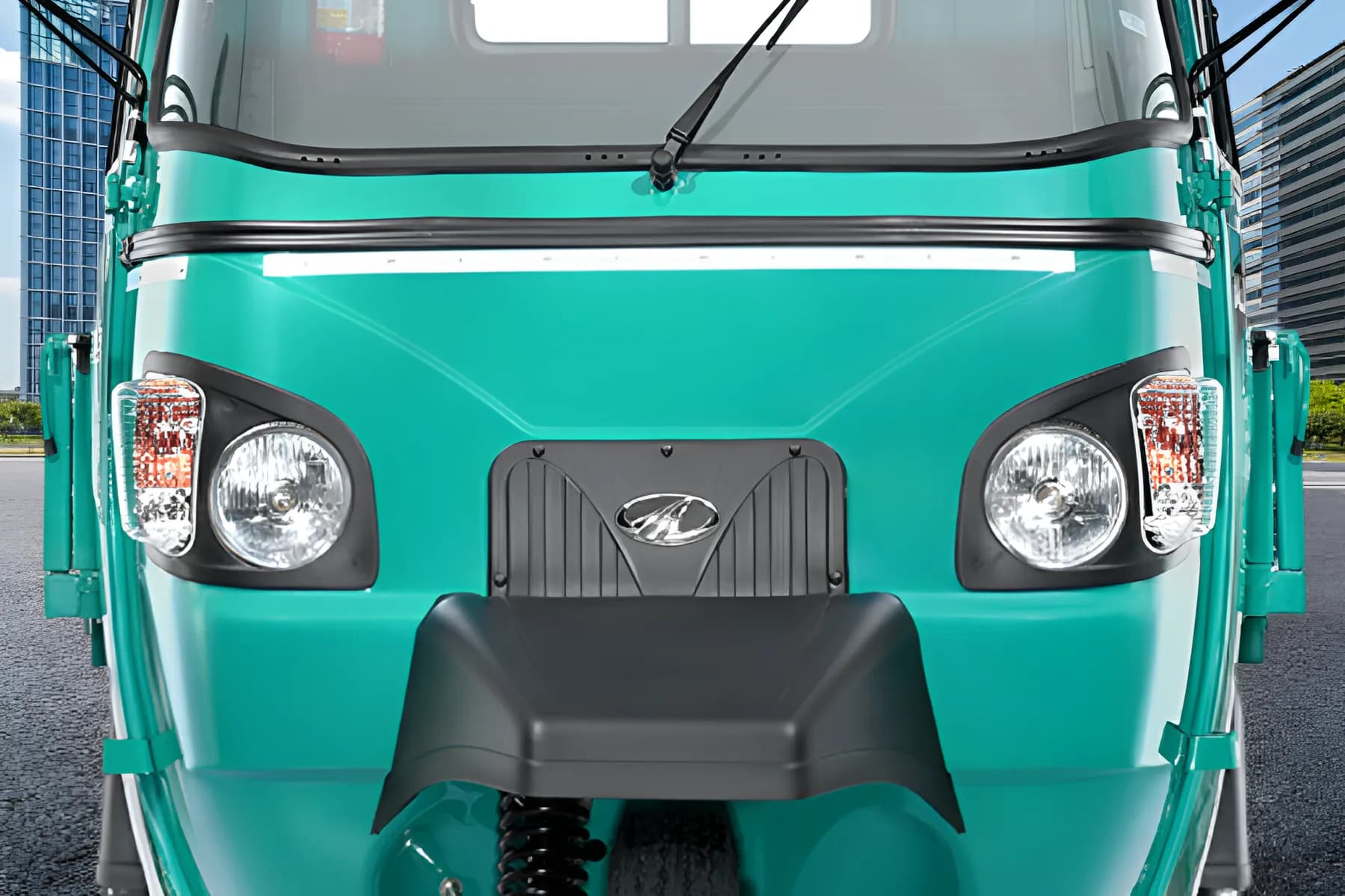 Mahindra Alfa Plus Duo Headlight View