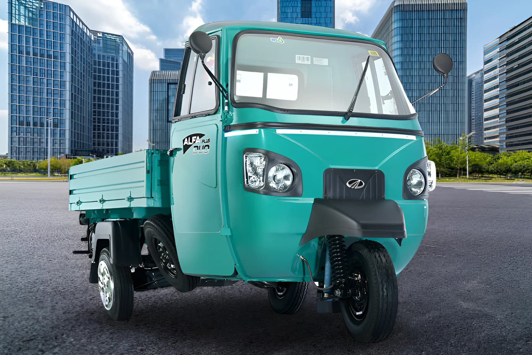 Mahindra Alfa Plus Duo Side View