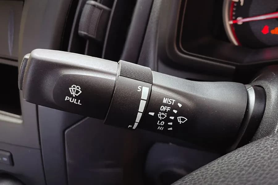 Mahindra Supro Profit Truck CNG Duo Wiper Control Lever View