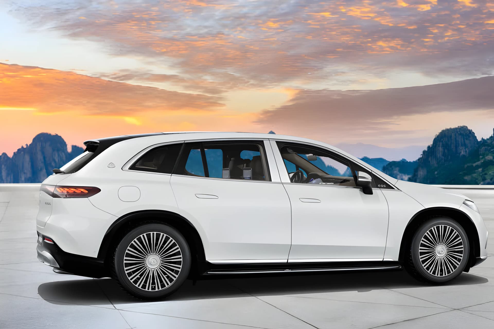 Mercedes Benz EQS EV Right Side View