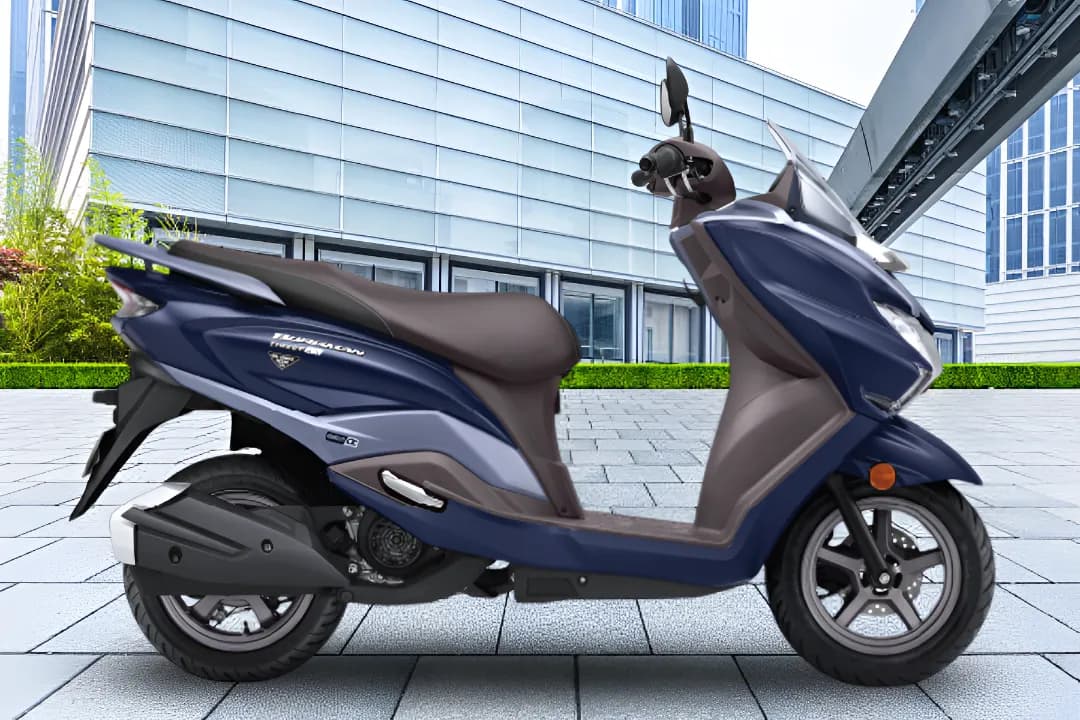 Suzuki Burgman Street EX Right Side View