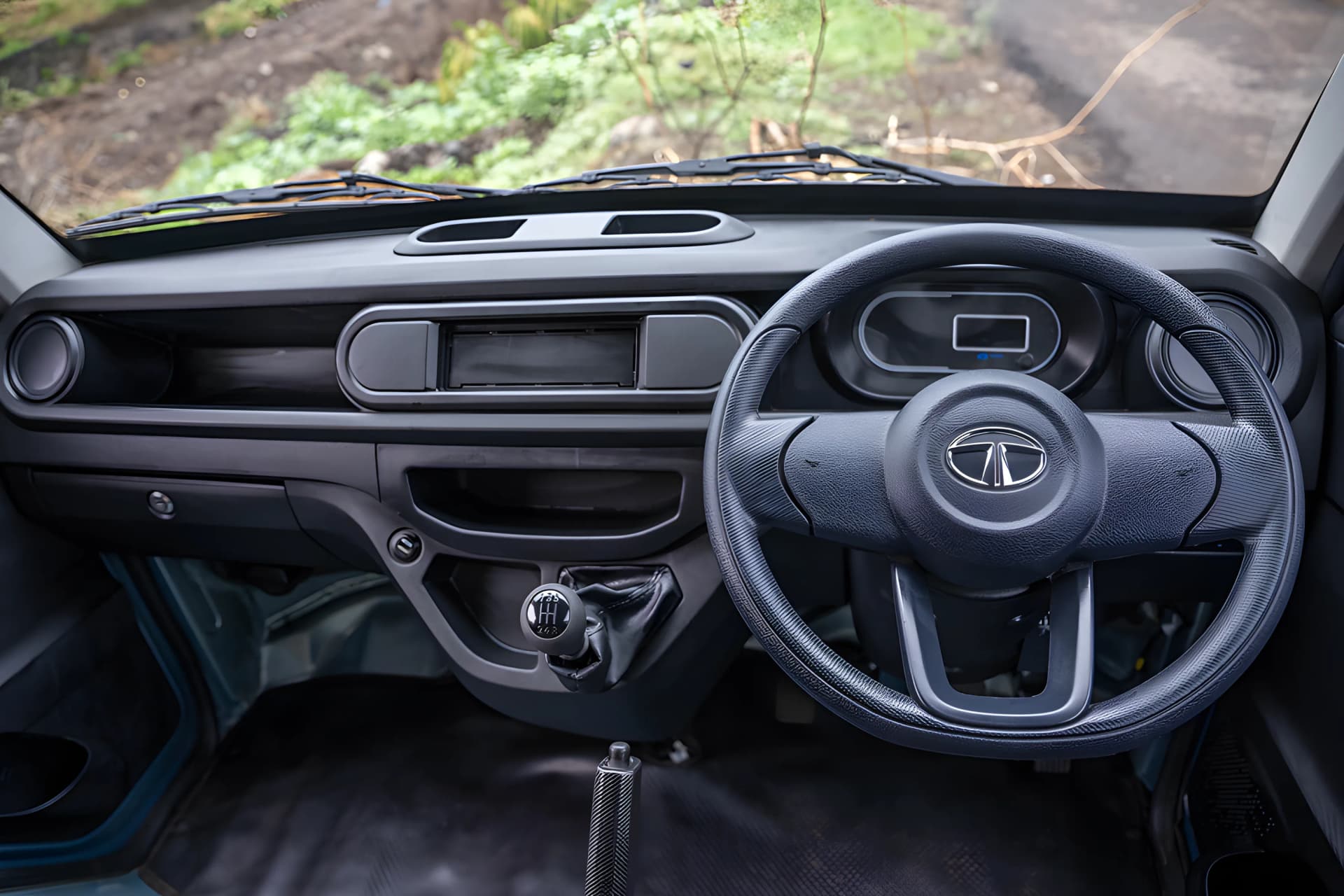 TATA Intra V50 Gold Dashboard View