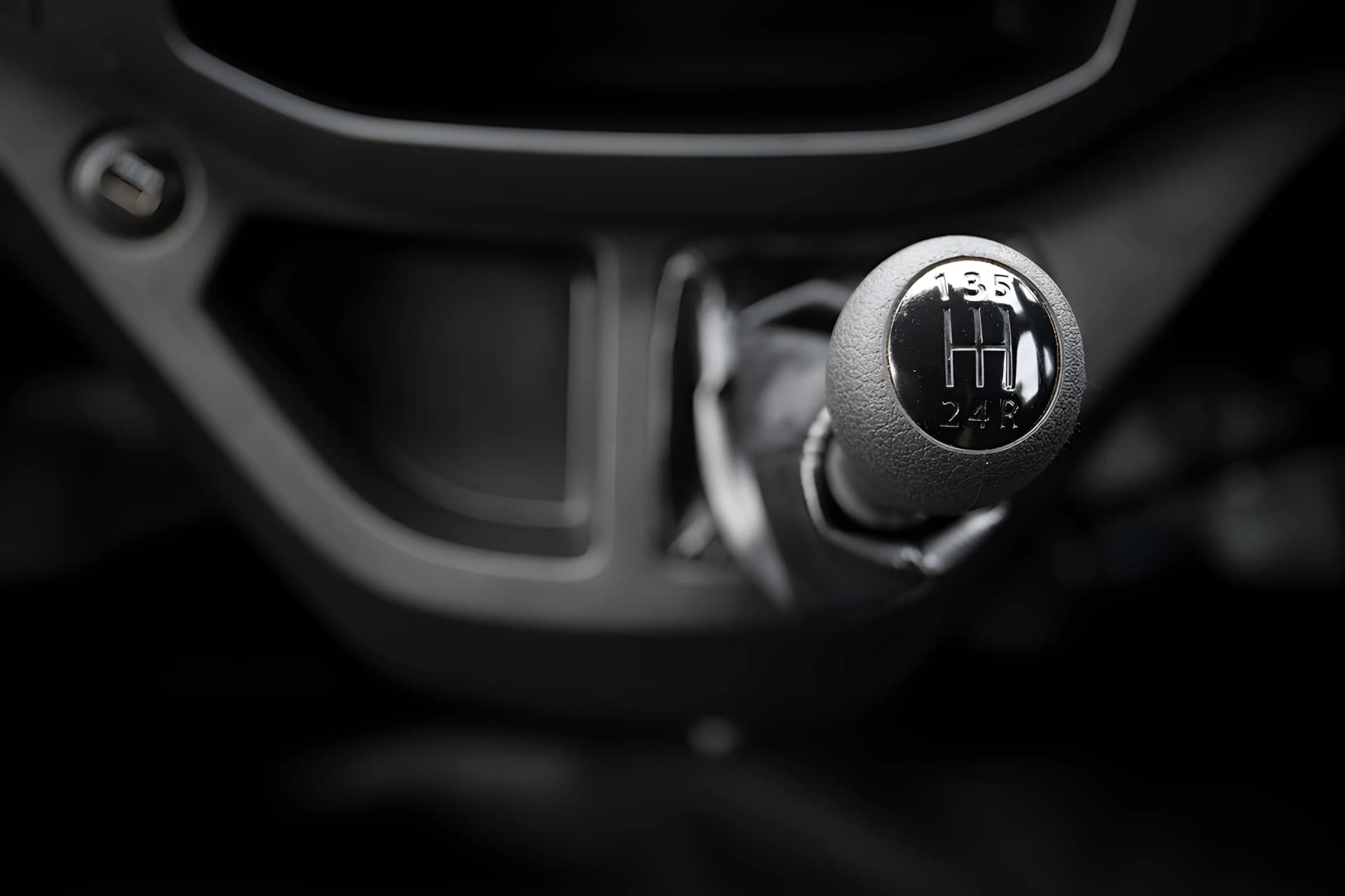 TATA Intra V50 Gold Gear Shifter View