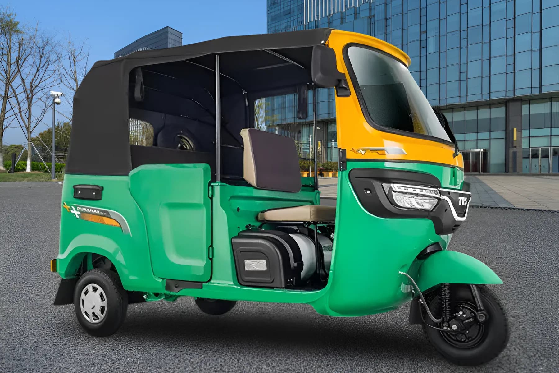TVS King Duramax Plus Petrol Right Side View