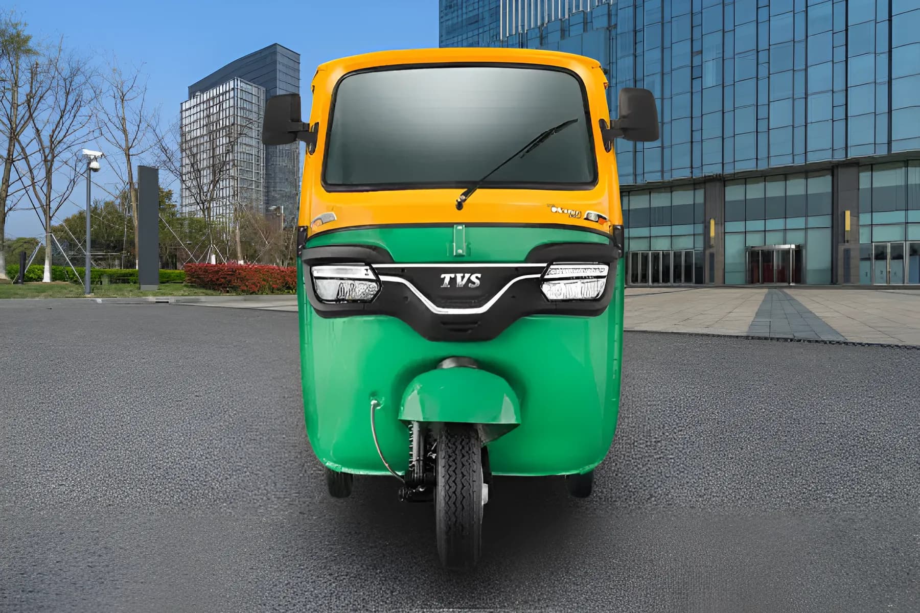 TVS King Duramax Plus Petrol Front View
