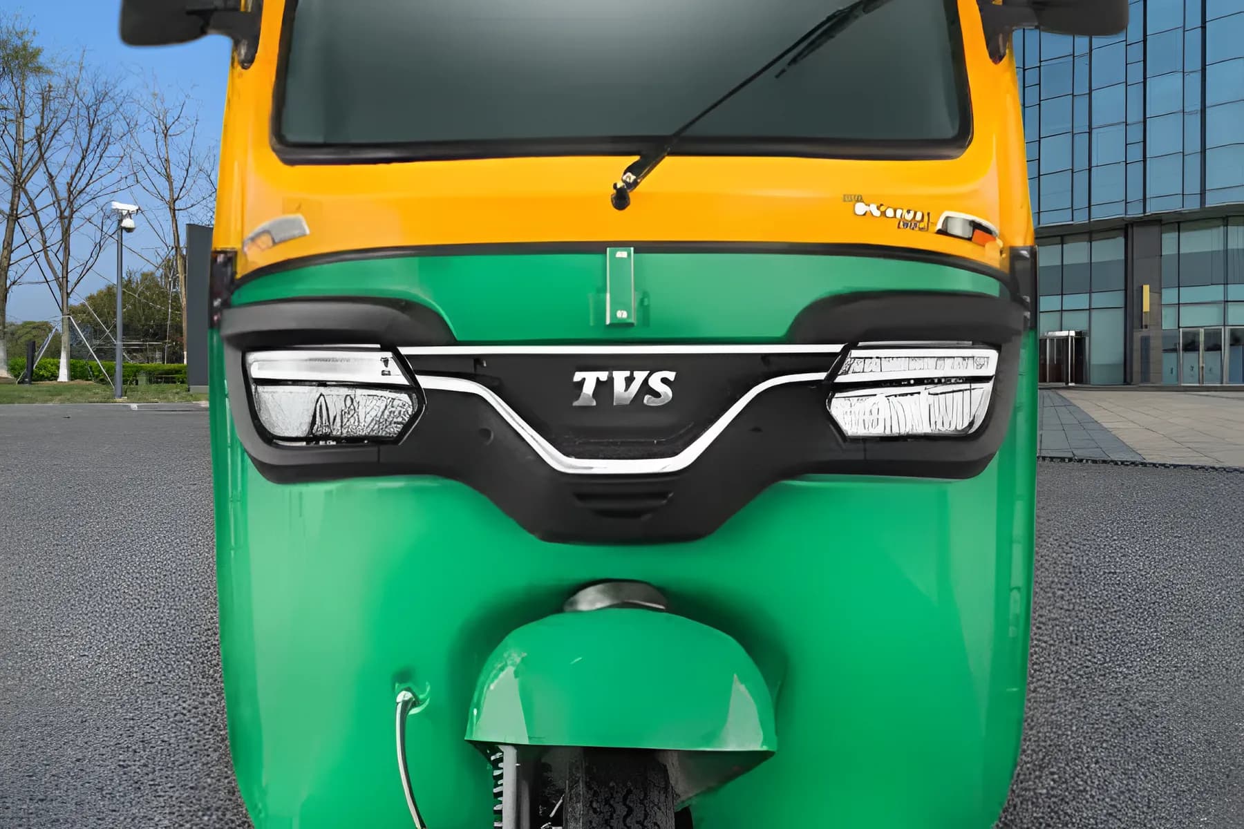 TVS King Duramax Plus Petrol Headlight View