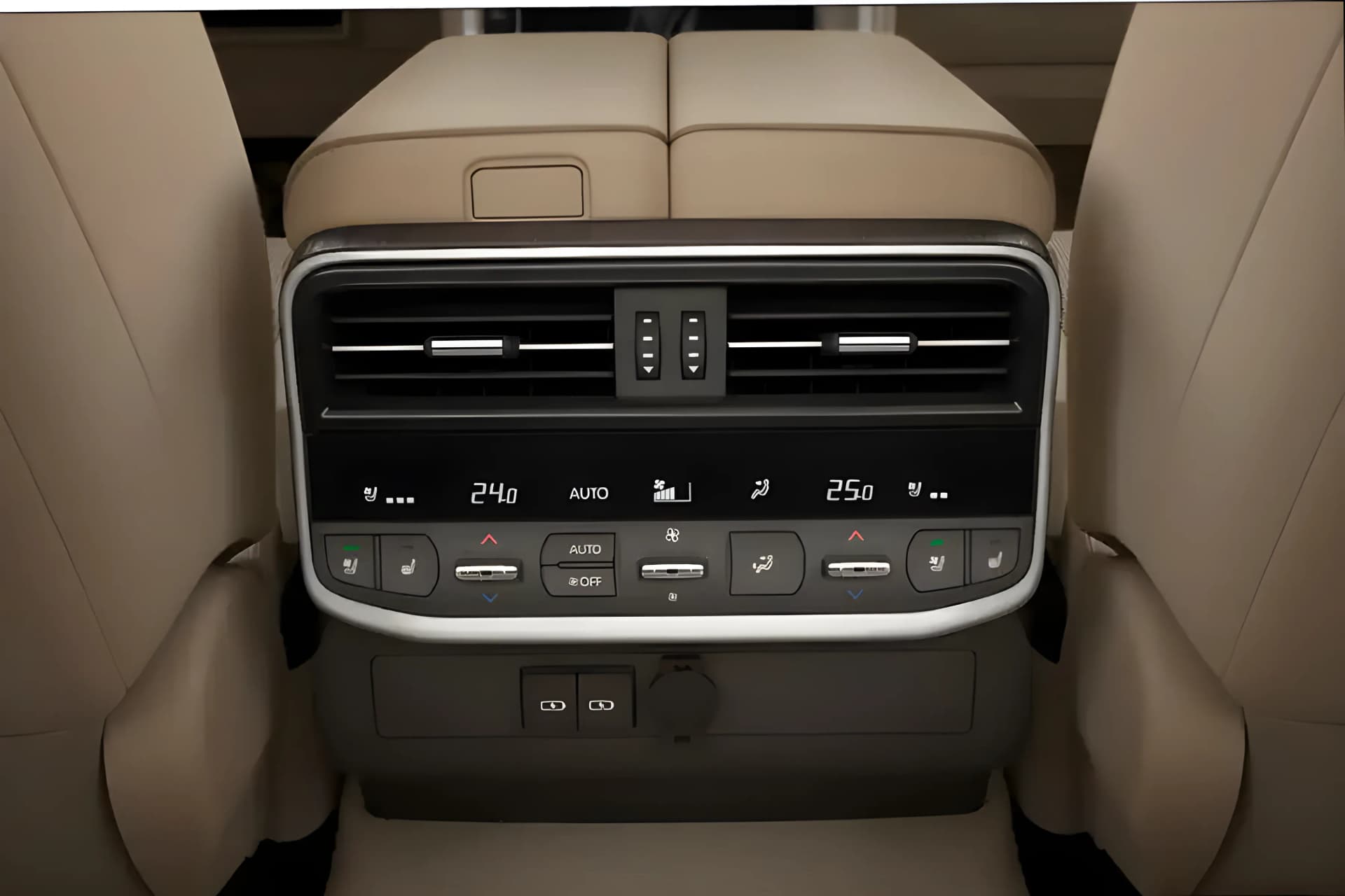 Toyota Land Cruiser 300 Rear AC Vents View