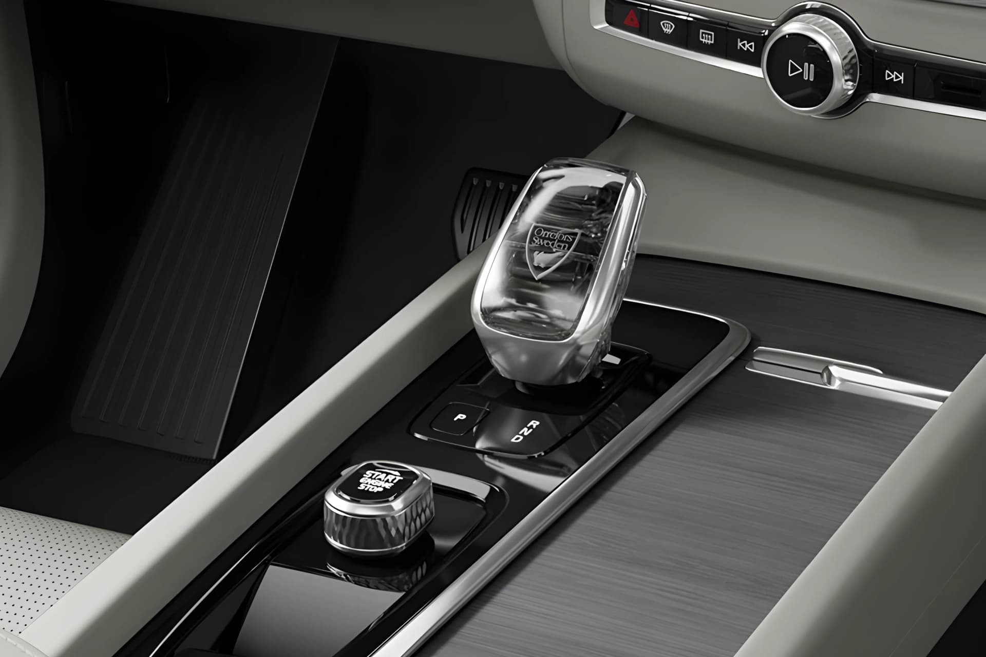 Volvo XC 60 Start/Stop Knob & Gear Shifter View
