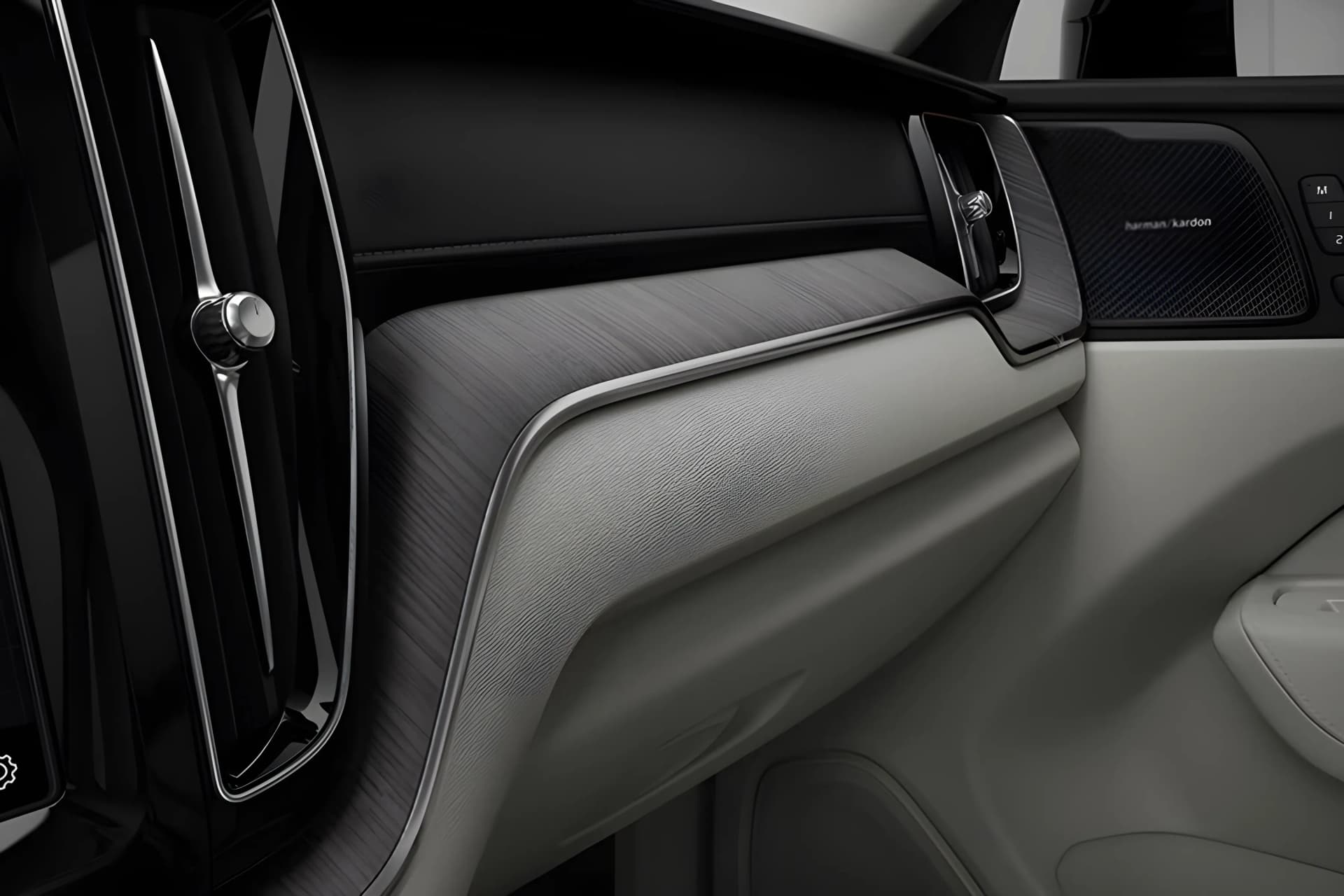 Volvo XC 60 Glove Box View