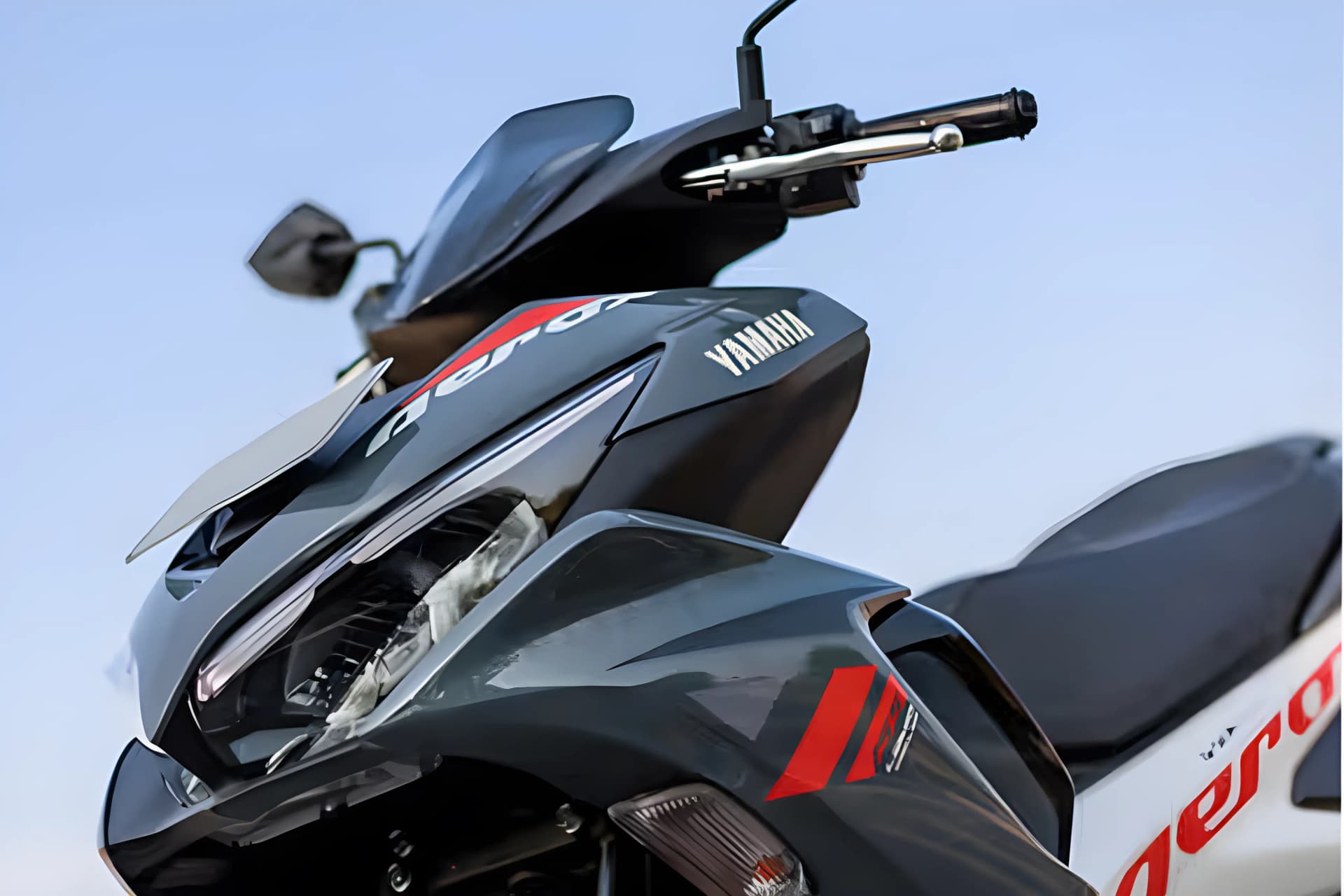 Yamaha Aerox 155 Front Handlebar View